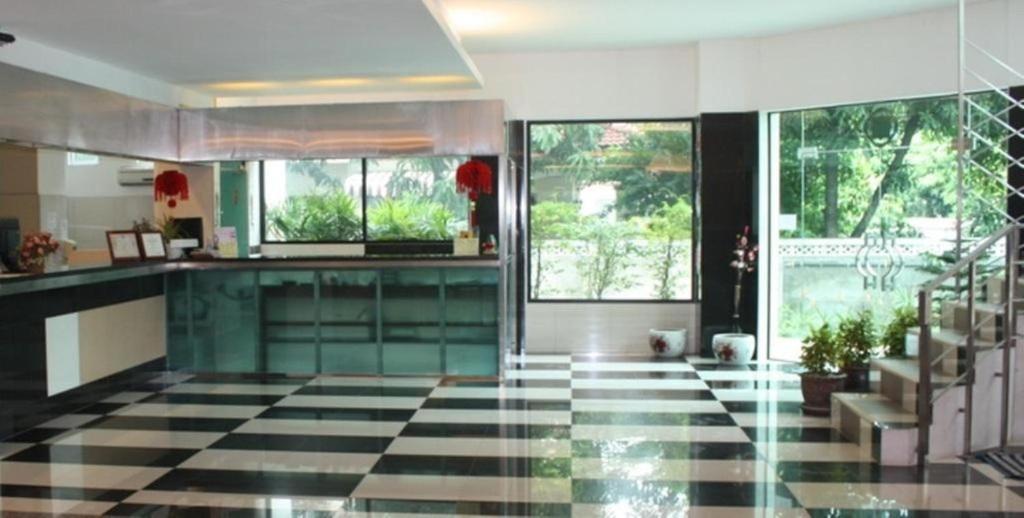 Ratchada 17 Place Bangkok Exterior photo